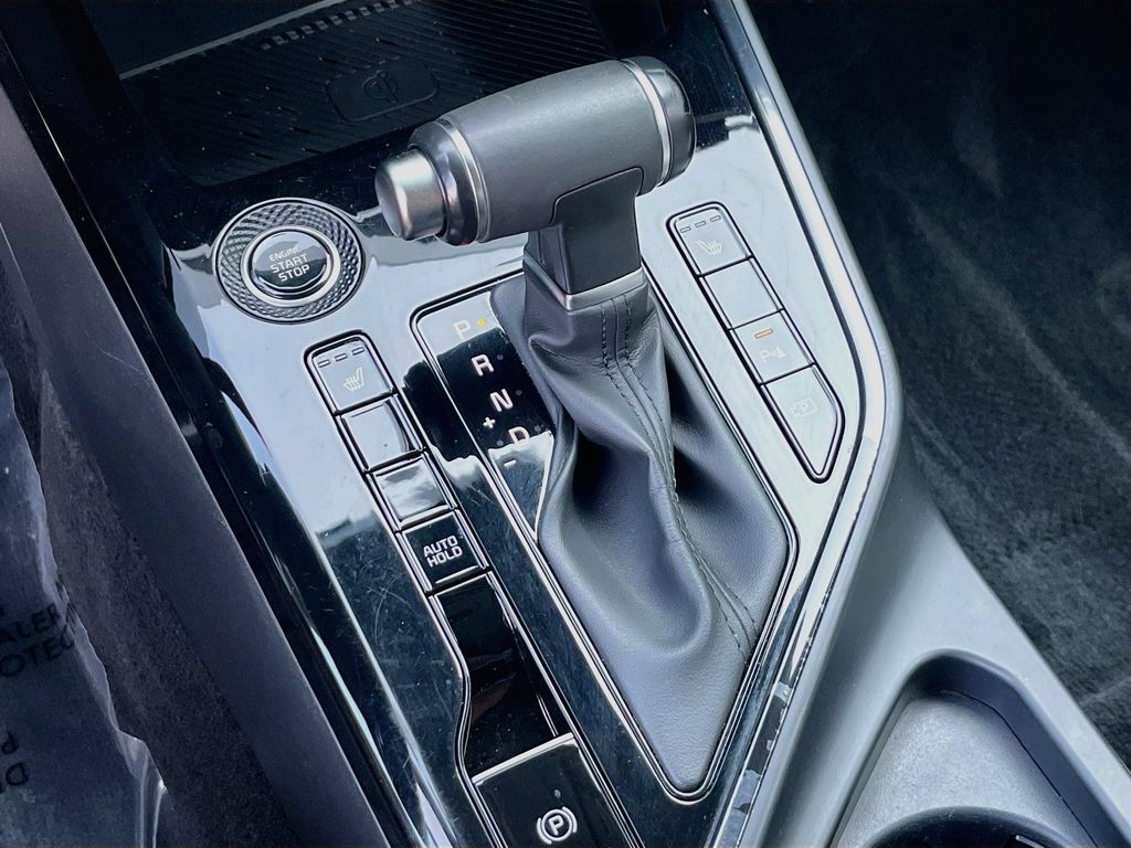 Certified 2024 Kia Niro EX Touring FWD image 25