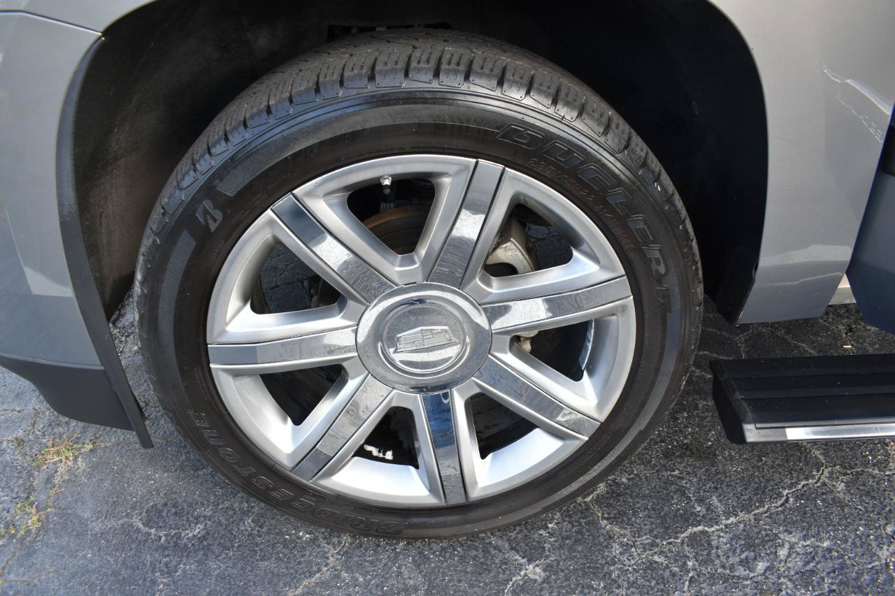 Used 2017 Cadillac Escalade Premium Luxury AWD/4WD image 35