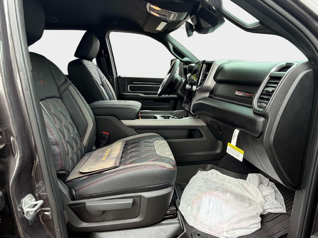 New 2026 RAM 2500 Big Horn AWD/4WD image 9