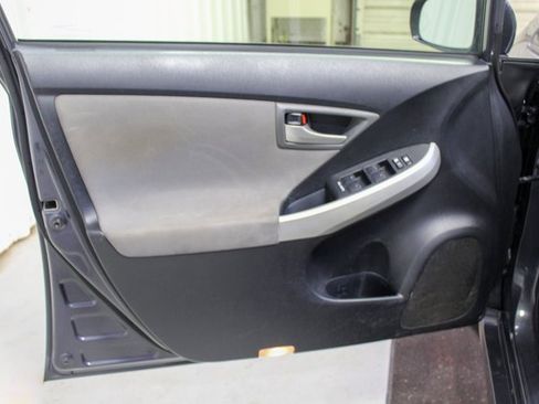 Used 2015 Toyota Prius Two image 8