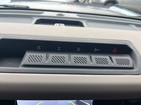 Used 2022 Ford Bronco Wildtrak image 17