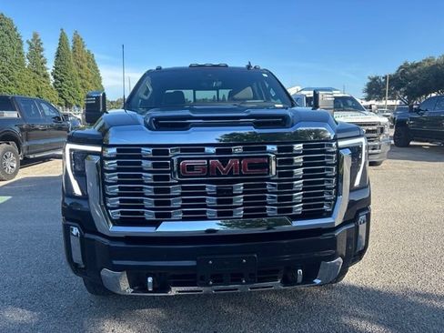 Used 2025 GMC Sierra 2500 Denali w/ Denali Reserve Package AWD/4WD image 2