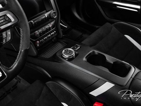 Used 2020 Ford Mustang Shelby GT500 w/ Carbon Fiber Track Pack RWD image 30