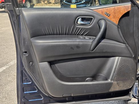 Used 2024 Nissan Armada SL w/ Captain's Chairs Package AWD/4WD image 10