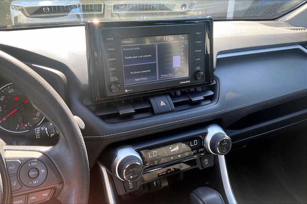 Used 2022 Toyota RAV4 XLE FWD image 5