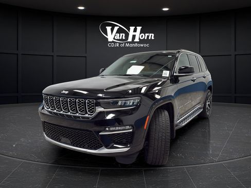 Used 2025 Jeep Grand Cherokee Summit AWD/4WD image 3