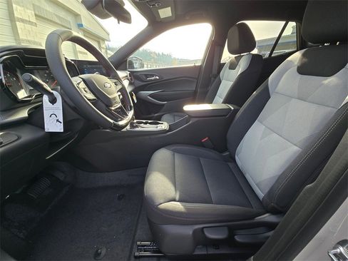 New 2026 Chevrolet Trax RS w/ Sunroof Package image 16