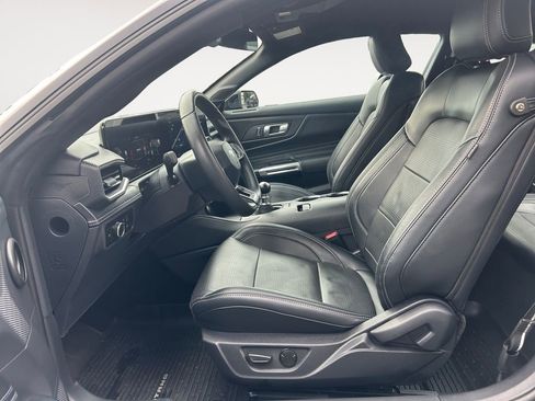 Used 2025 Ford Mustang GT Premium image 15