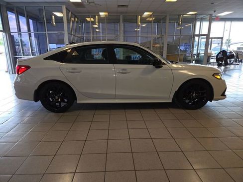 Used 2024 Honda Civic Sport image 9