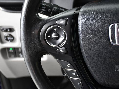 Used 2017 Honda Ridgeline RTL-E image 11