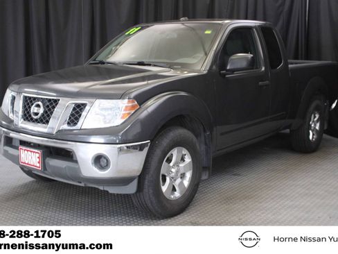 Used 2011 Nissan Frontier SV w/ SV Premium Utility Pkg AWD/4WD image 3