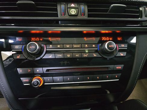 Used 2018 BMW X5 M image 25