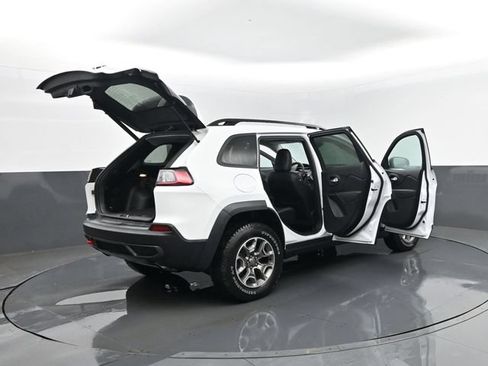 Used 2022 Jeep Cherokee Trailhawk w/ Premium Leather Package AWD/4WD image 31