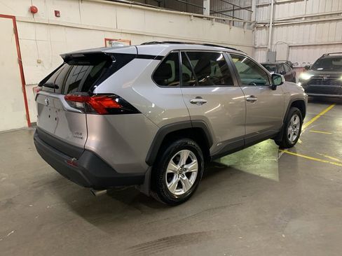 Used 2021 Toyota RAV4 XLE image 6