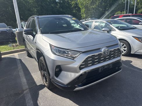 Used 2020 Toyota RAV4 XSE w/ Protection Package AWD/4WD image 3