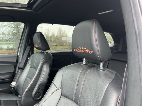 Used 2022 Honda Pilot TrailSport image 16