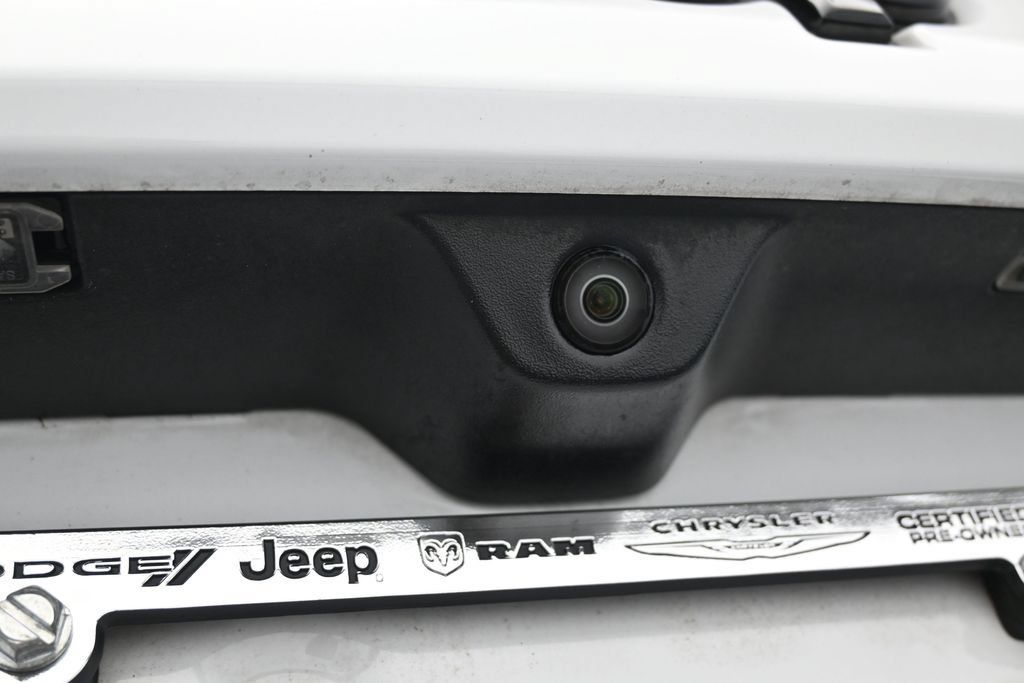 Used 2018 Jeep Grand Cherokee Altitude RWD image 32