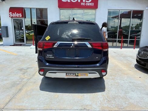 Used 2020 Mitsubishi Outlander SE FWD image 2