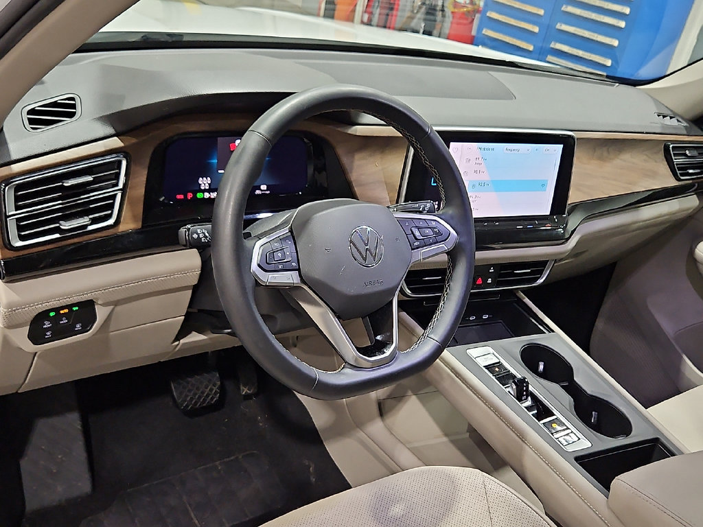 Certified 2025 Volkswagen Atlas SE AWD/4WD image 15