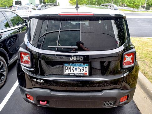 Used 2017 Jeep Renegade Trailhawk w/ Cold Weather Group II AWD/4WD image 16
