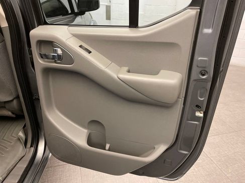 Used 2021 Nissan Frontier SV w/ Midnight Edition Floor Mats AWD/4WD image 27