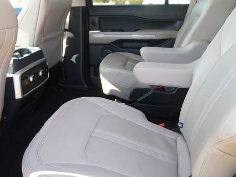 Used 2024 Ford Expedition Limited image 14
