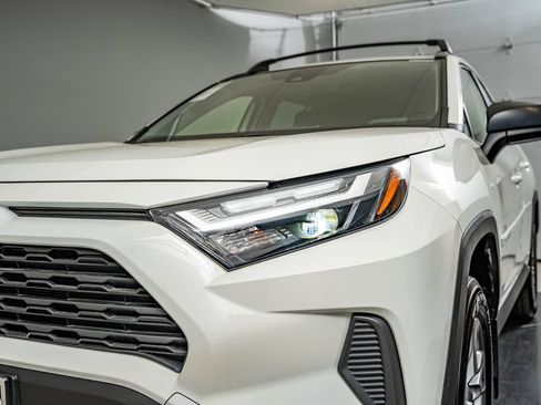 Used 2025 Toyota RAV4 LE AWD/4WD image 13