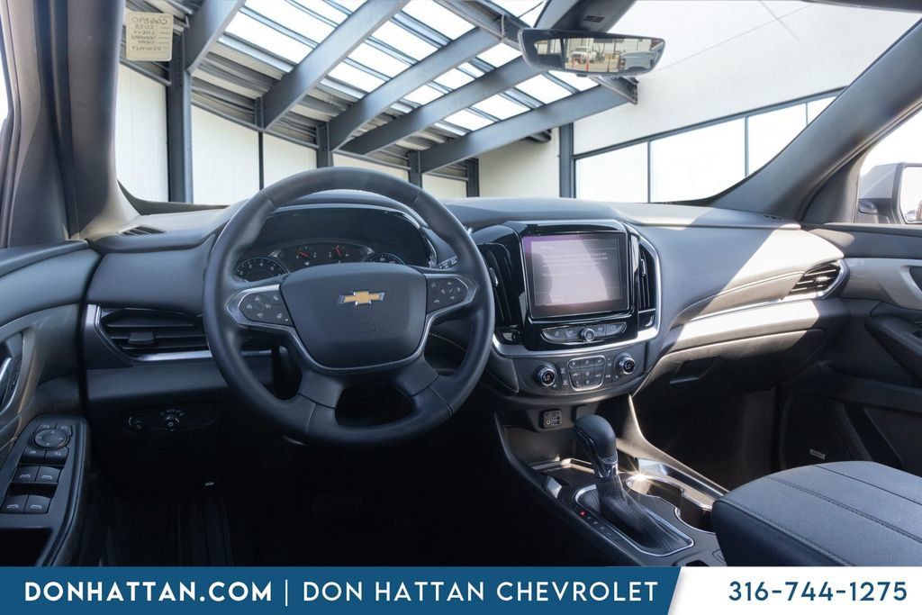Used 2023 Chevrolet Traverse LT w/ LT Premium Package AWD/4WD image 14