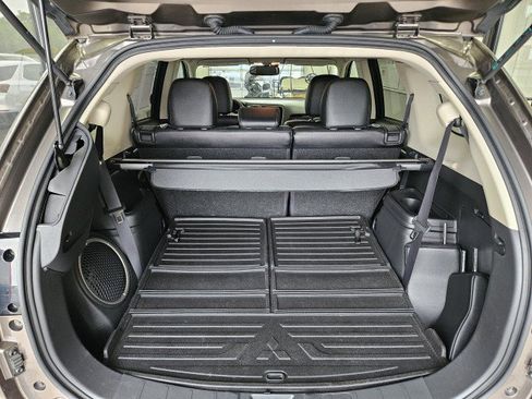 Used 2018 Mitsubishi Outlander LE FWD image 10