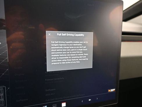 Used 2025 Tesla Cybertruck AWD Crew Cab image 21