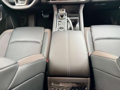 New 2026 Nissan Pathfinder SL image 14