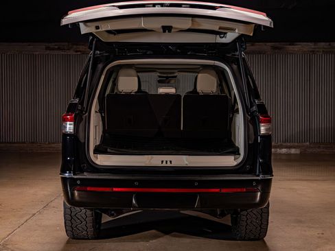 Used 2023 Lincoln Navigator L Black Label image 9