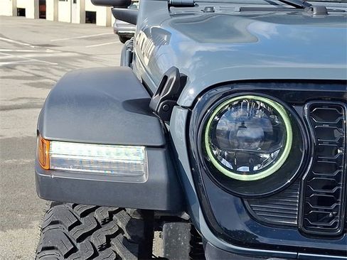 Used 2025 Jeep Wrangler Willys image 25