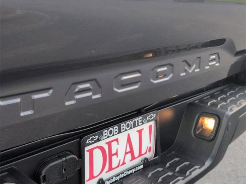 Used 2023 Toyota Tacoma Limited image 30