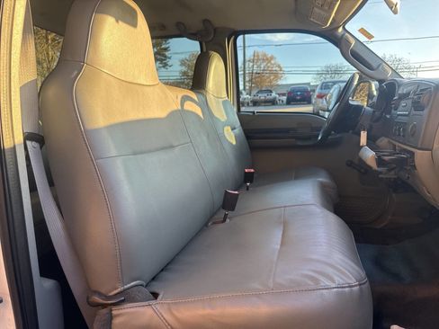 Used 2006 Ford F350 Lariat image 31