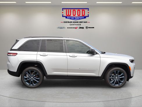 New 2026 Jeep Grand Cherokee Limited AWD/4WD image 2