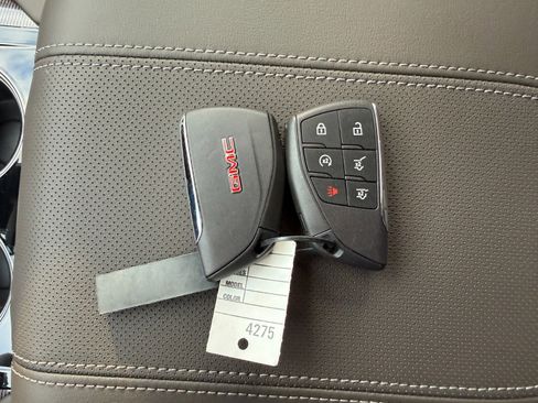 New 2026 GMC Yukon Elevation image 40