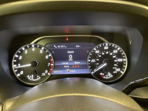 Used 2021 Nissan Titan SV w/ SV Convenience Package RWD image 13