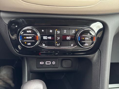 Used 2023 Buick Encore GX Select image 27