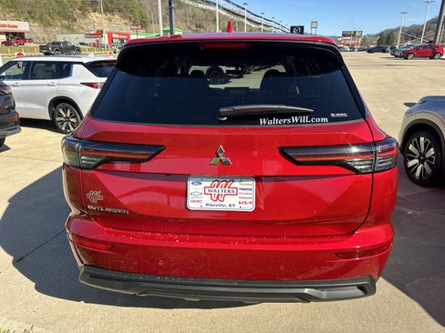 New 2026 Mitsubishi Outlander ES AWD/4WD image 3