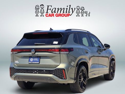 Used 2026 Volkswagen Tiguan SE R-Line FWD image 4