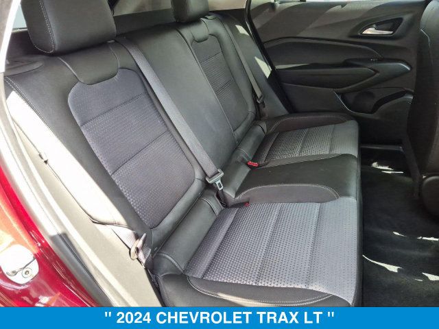 Used 2024 Chevrolet Trax LT w/ Driver Confidence Package FWD image 29