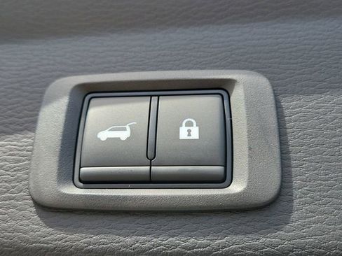 New 2025 Mitsubishi Outlander SE image 11