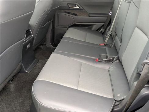 Used 2026 Lexus GX 550 w/ Accessory Package (2T) AWD/4WD image 20