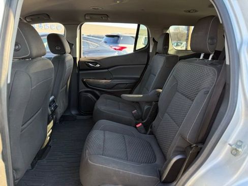 Used 2019 GMC Acadia SLE image 13