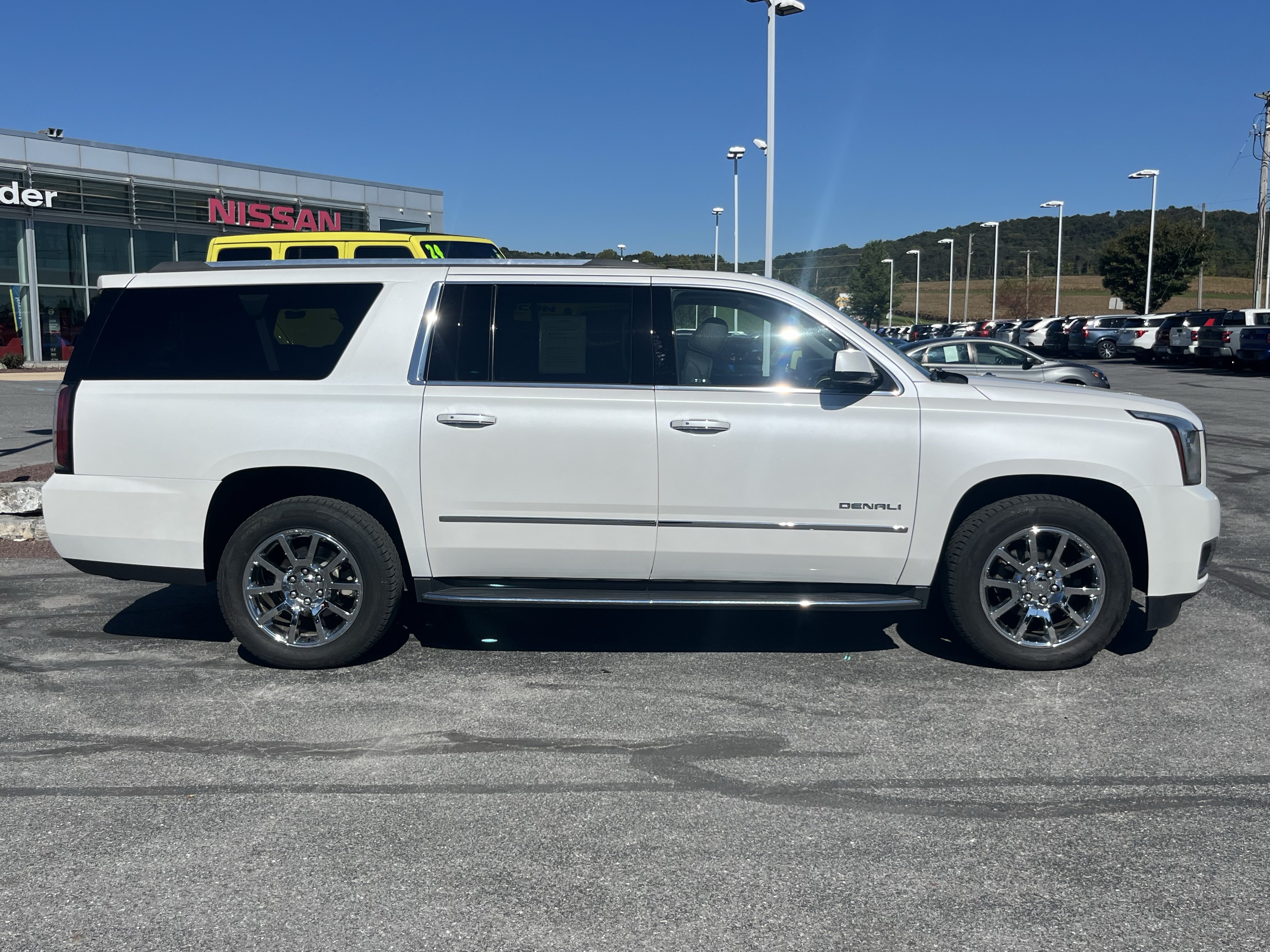 Used 2019 GMC Yukon XL Denali w/ Open Road Package AWD/4WD image 2