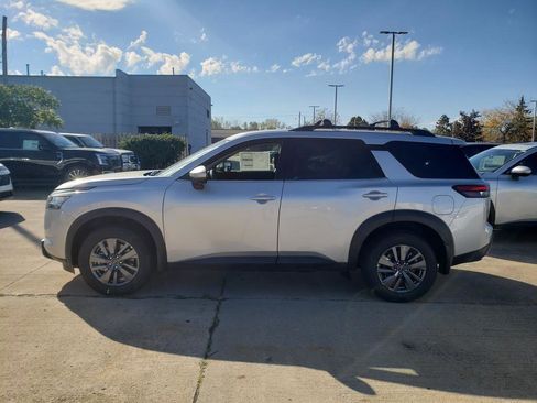 New 2025 Nissan Pathfinder SV w/ Black Appearance Package image 3