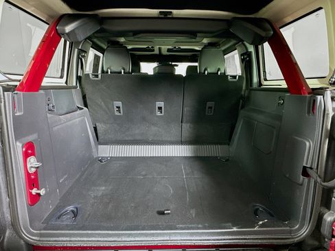 Used 2025 Ford Bronco Badlands image 28