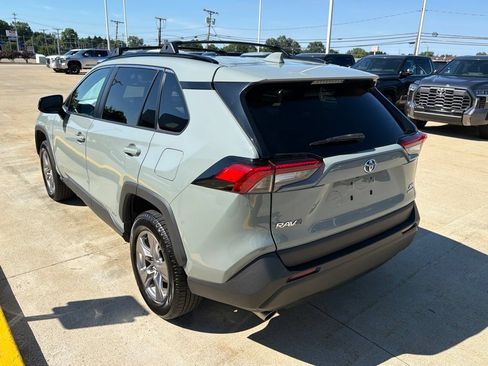 Used 2022 Toyota RAV4 XLE w/ Convenience Package AWD/4WD image 7