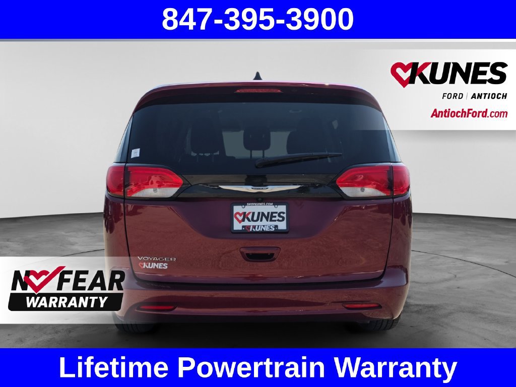 Used 2023 Chrysler Voyager LX FWD image 8